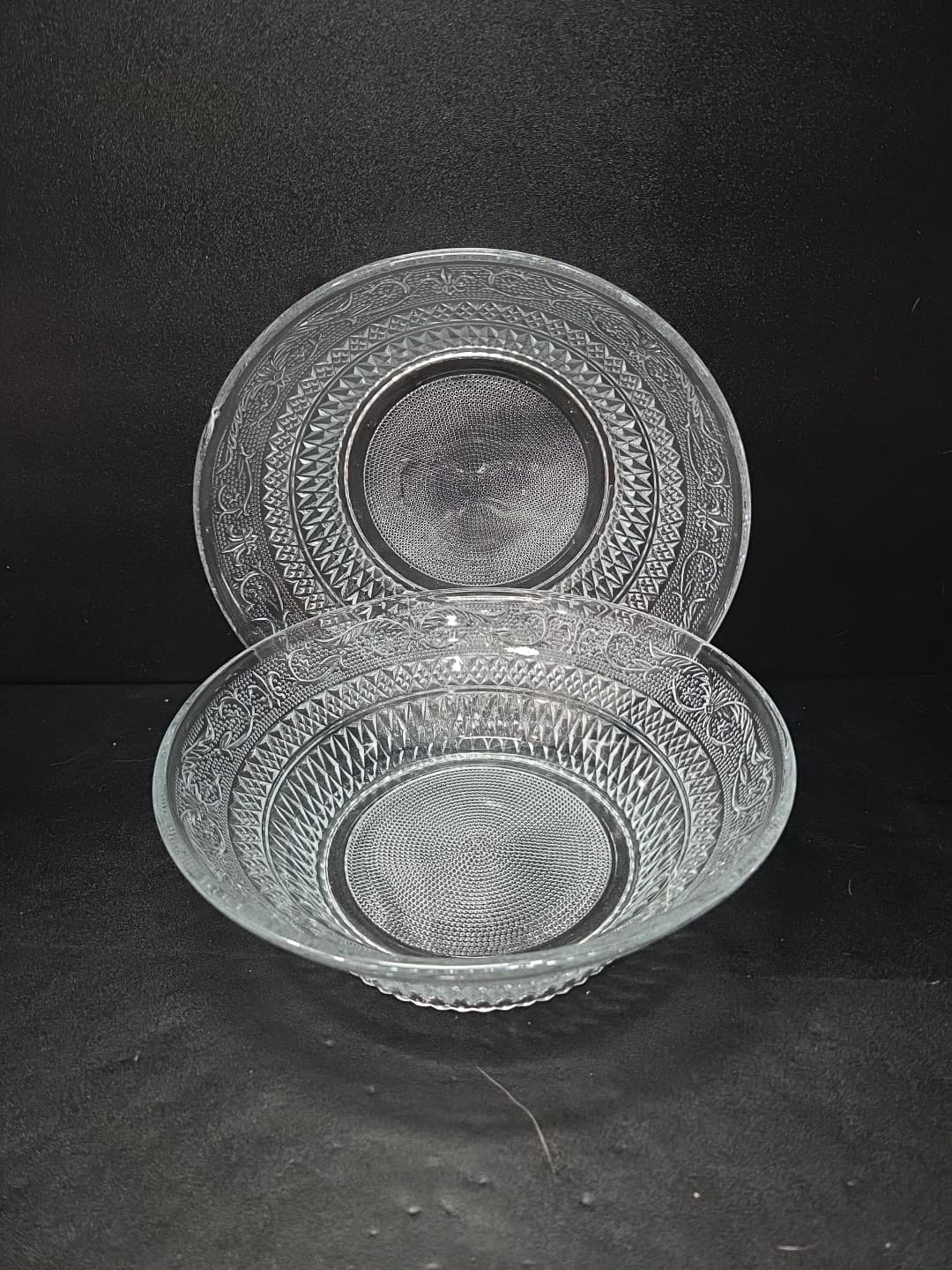 Trellis Collection Glass Serving Bowls, Fleur de Lis Design, Set of 2 Bowls 8.5"