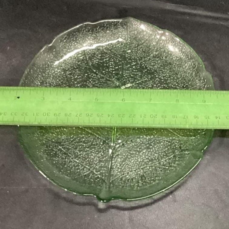 Arcoroc France Aspen Leaf 7.5" Salad Plates Green Set of 2 - Thumbnail 5