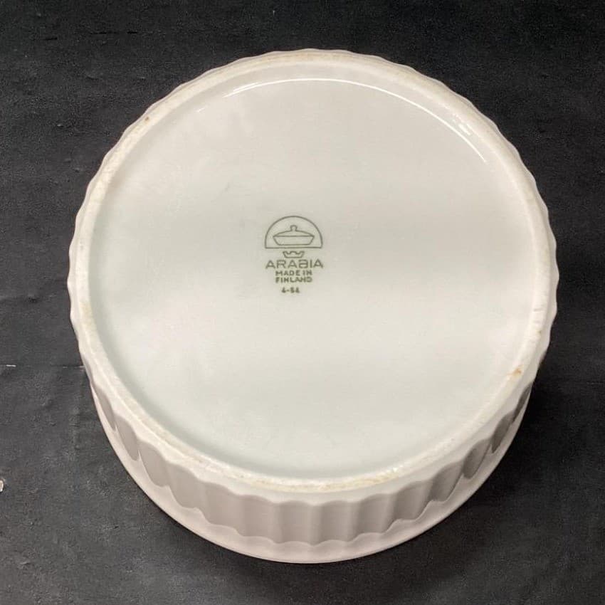 Arabia of Finland White Ribbed Souffle Bowl, Vintage Casserole Dish, Bakeware - Thumbnail 4