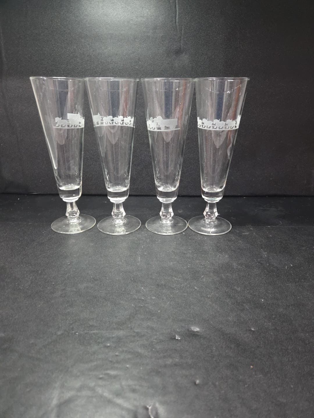 Anheuser Busch Glass Pilsners, Set of 4, Clydesdales Wagon Etched, Beer Glasses - Thumbnail 3