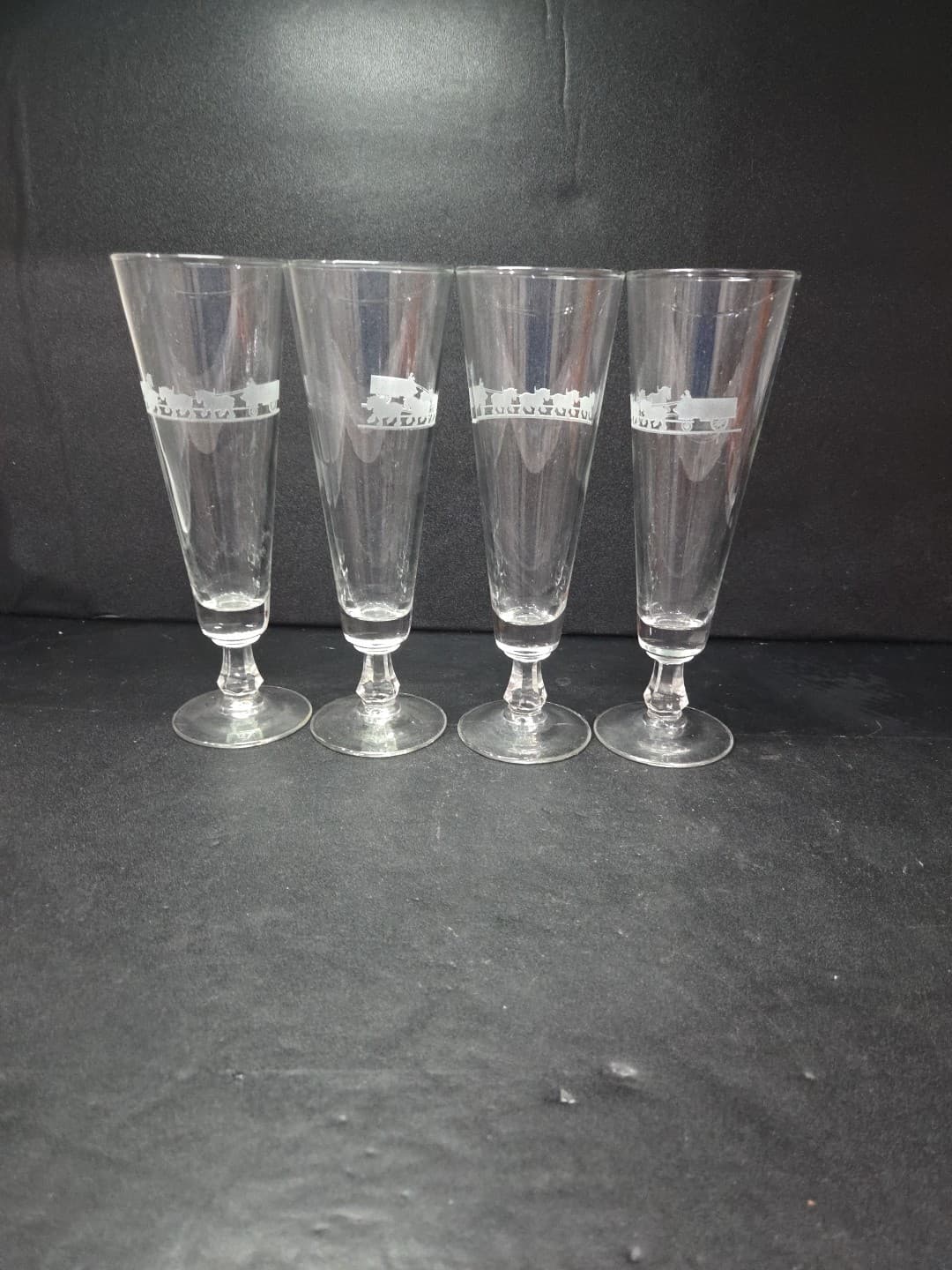 Anheuser Busch Glass Pilsners, Set of 4, Clydesdales Wagon Etched, Beer Glasses - Thumbnail 4