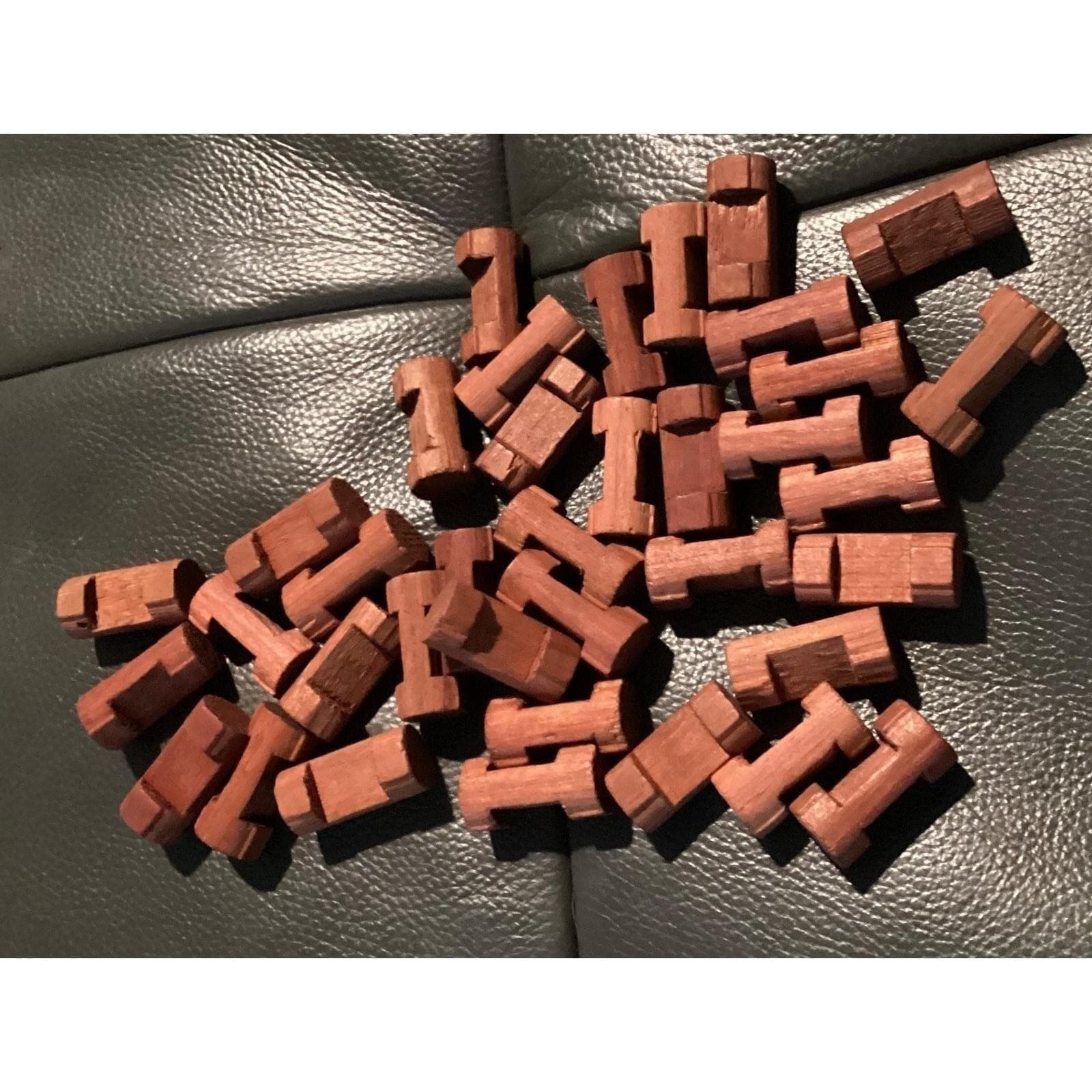 Lincoln Logs 70 Assorted Pieces, Vintage Wooden Building Toy - Thumbnail 6