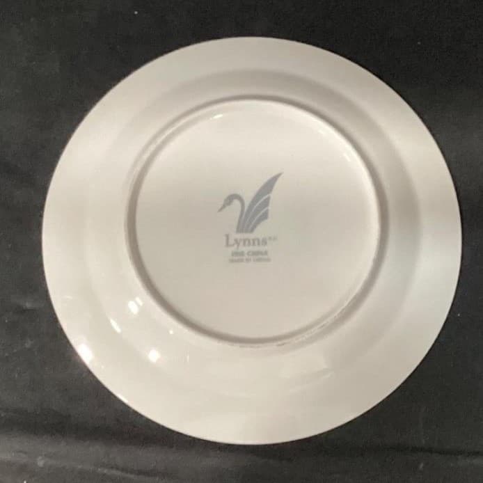 Lynn China "Christmas Pines" Bread Plates, Set of 2, Vintage Holiday Tableware - Thumbnail 4