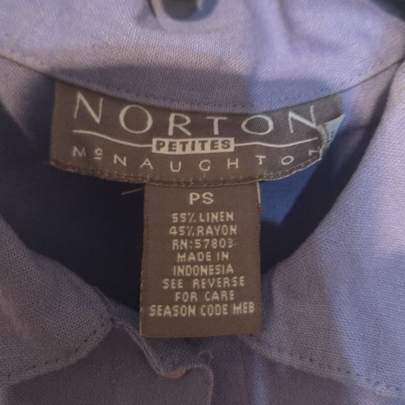 Norton McNaughton Lavender Top, Woman's Petite Small Button Up, 3/4 Sleeves - Thumbnail 4
