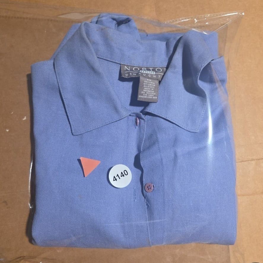 Norton McNaughton Lavender Top, Woman's Petite Small Button Up, 3/4 Sleeves - Thumbnail 7