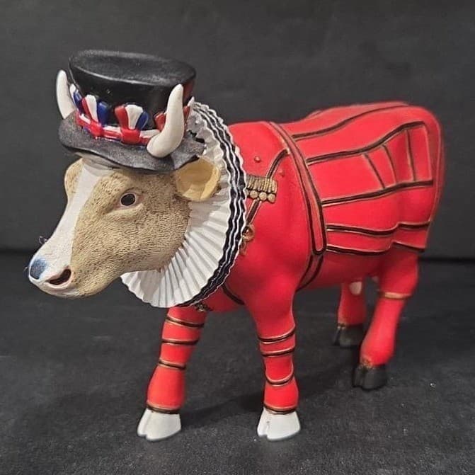 Cow Parade Beefeater It Ain't Natural Figurine, Westland Giftware #7247, No Box