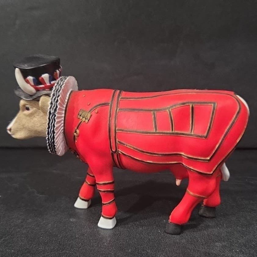 Cow Parade Beefeater It Ain't Natural Figurine, Westland Giftware #7247, No Box - Thumbnail 6