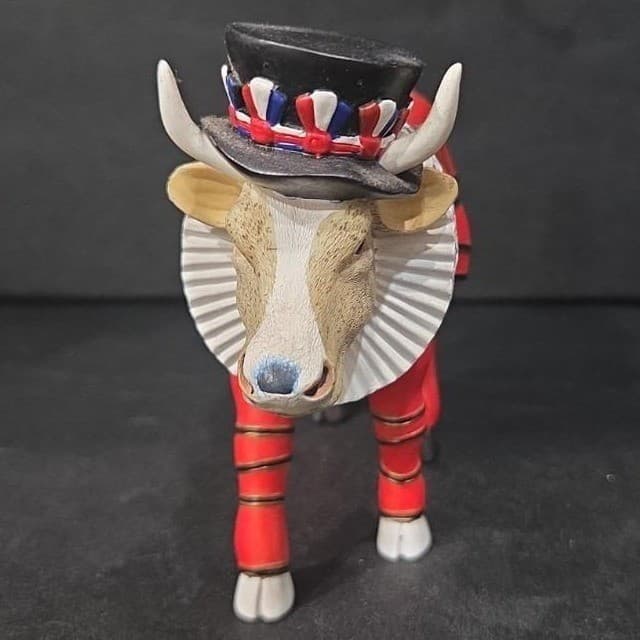 Cow Parade Beefeater It Ain't Natural Figurine, Westland Giftware #7247, No Box - Thumbnail 2