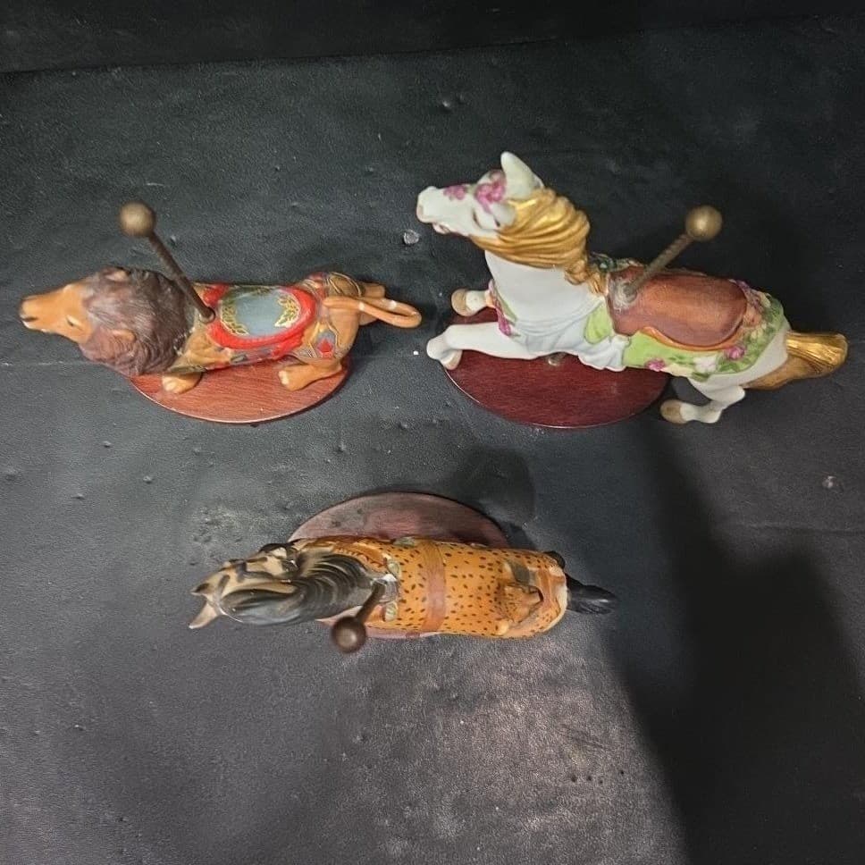 Franklin Mint Carousel Art Figurines, Set of 3 Repaired Pieces, Horse & Lions - Thumbnail 8