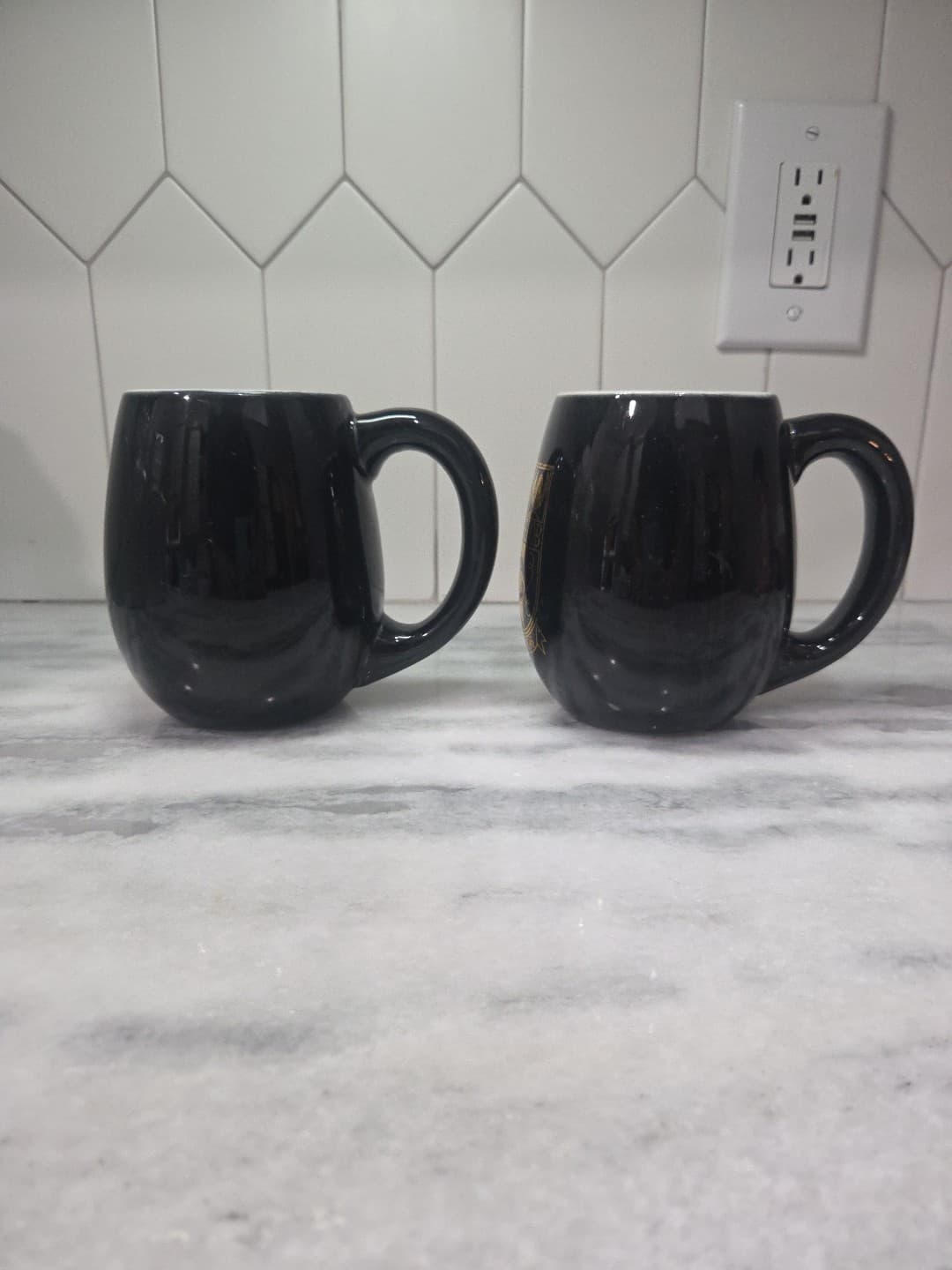 Michelob Black Beer Steins, Set of 2, Gold Crest Logo, Vtg Barware, Collectible - Thumbnail 2