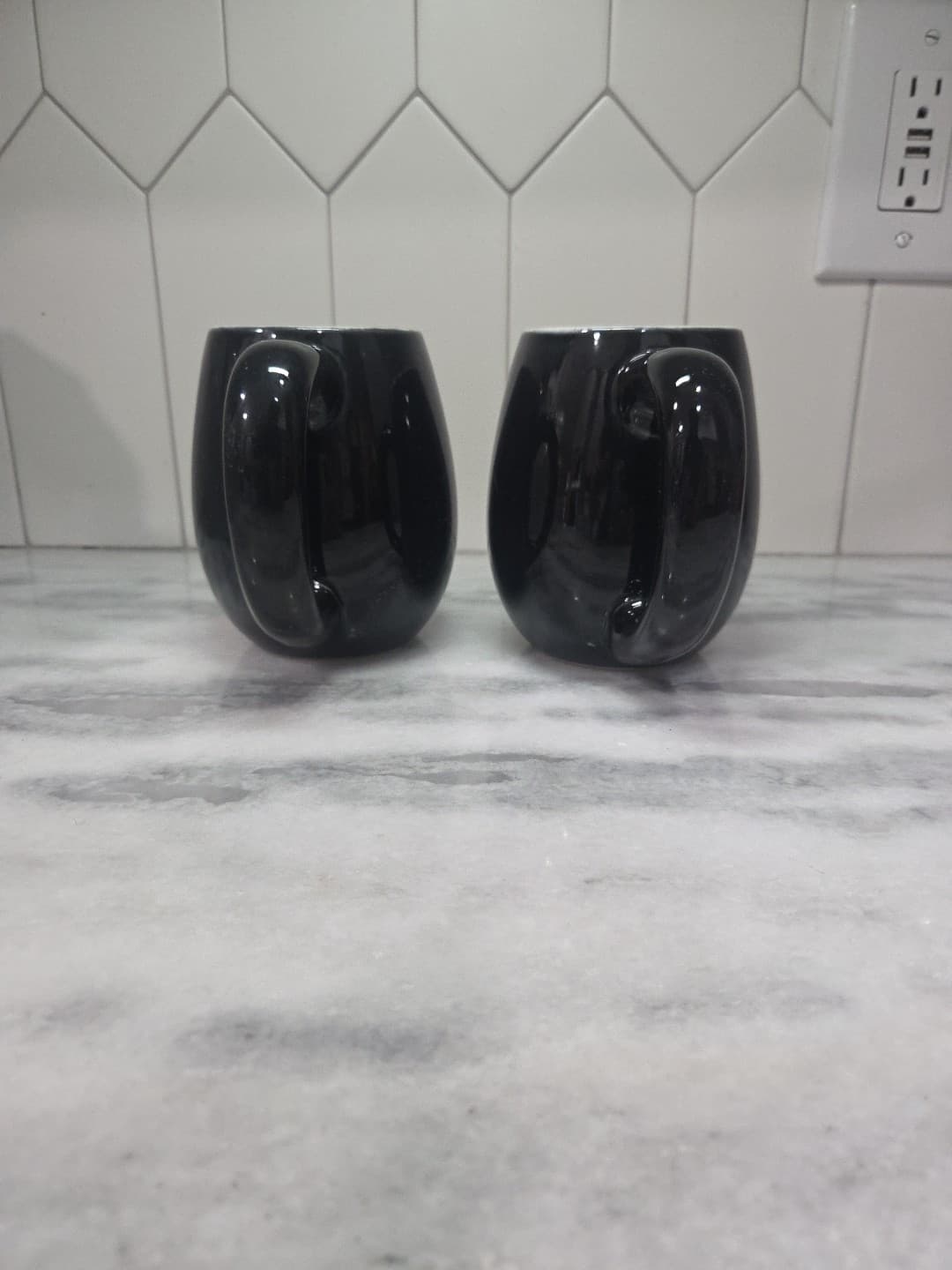 Michelob Black Beer Steins, Set of 2, Gold Crest Logo, Vtg Barware, Collectible - Thumbnail 3