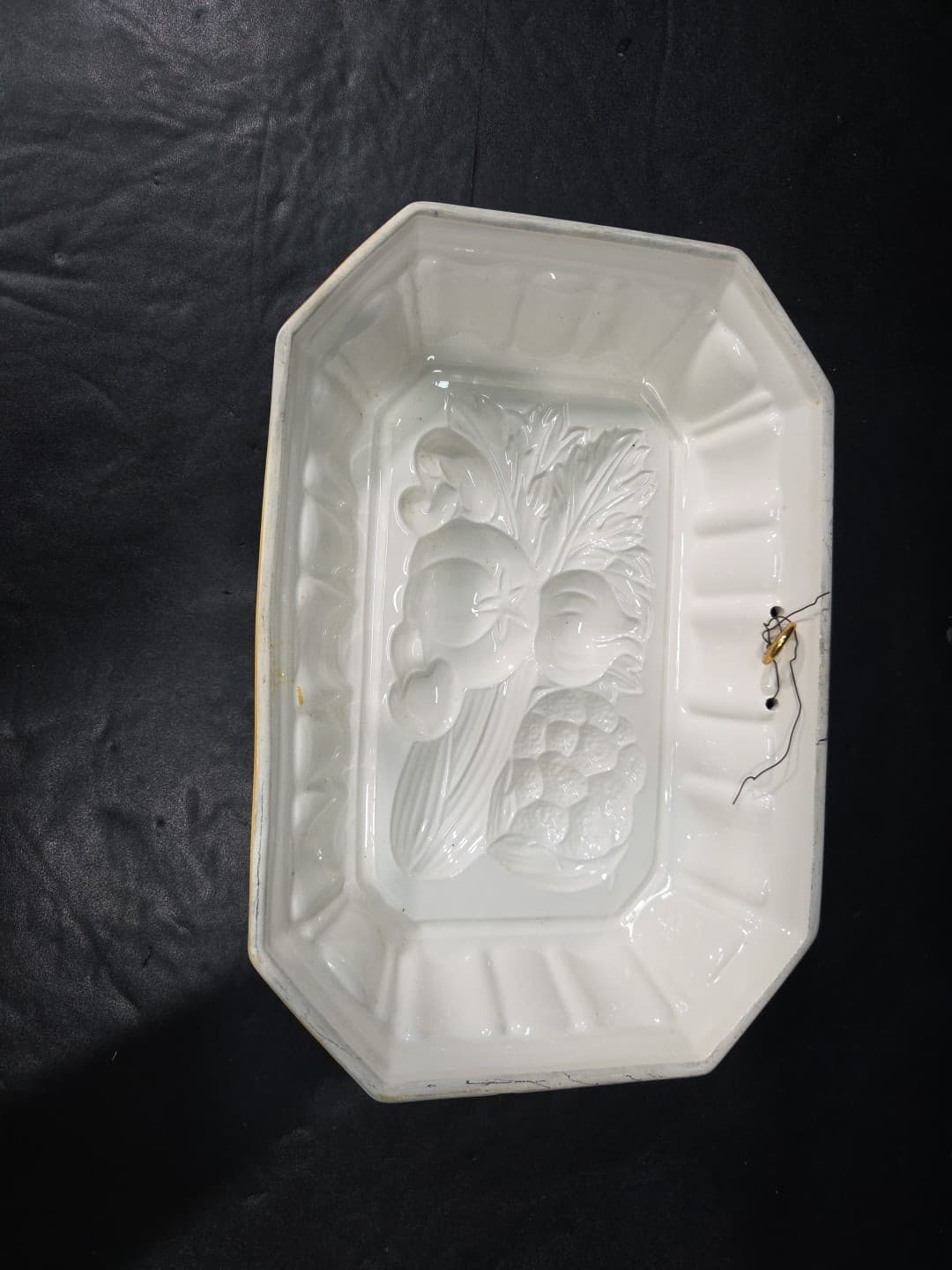 Gailstyn-Sutton Towle Co Ceramic Veggie Decor Mold Hand Paint Vintage - Thumbnail 2