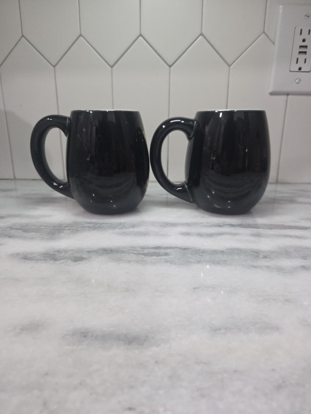 Michelob Black Beer Steins, Set of 2, Gold Crest Logo, Vtg Barware, Collectible - Thumbnail 4