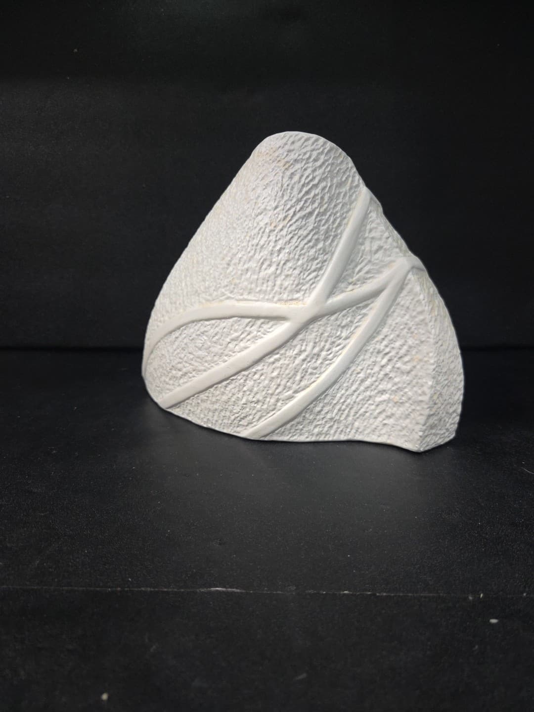 Organic White Vase Textured Wavy Triangle Unique Minimalism MCM - Thumbnail 3