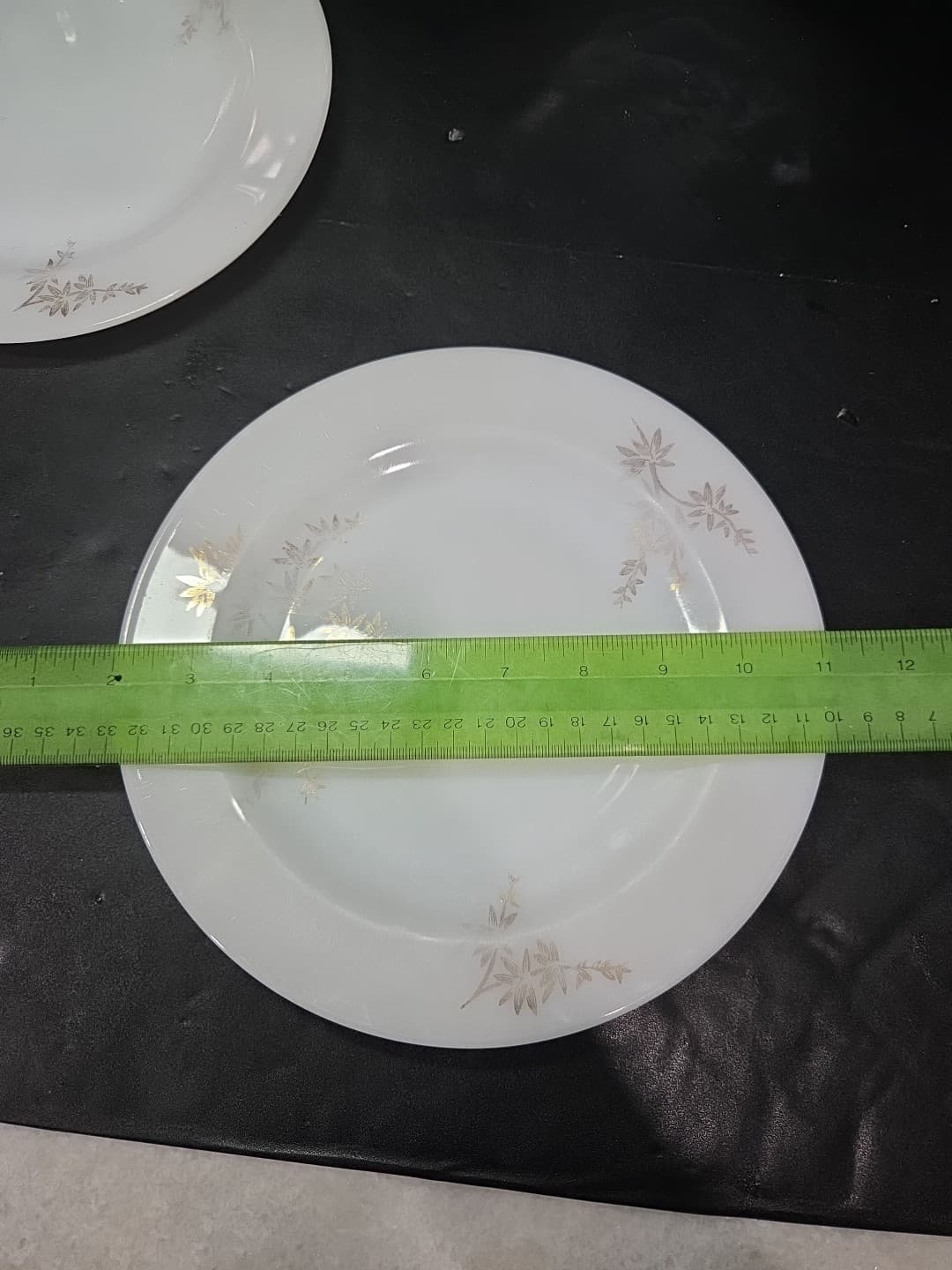 Federal Glass Golden Glory Dinner Plates, Vtg Milk Glass, Leaf Design, Set of 4 - Thumbnail 5