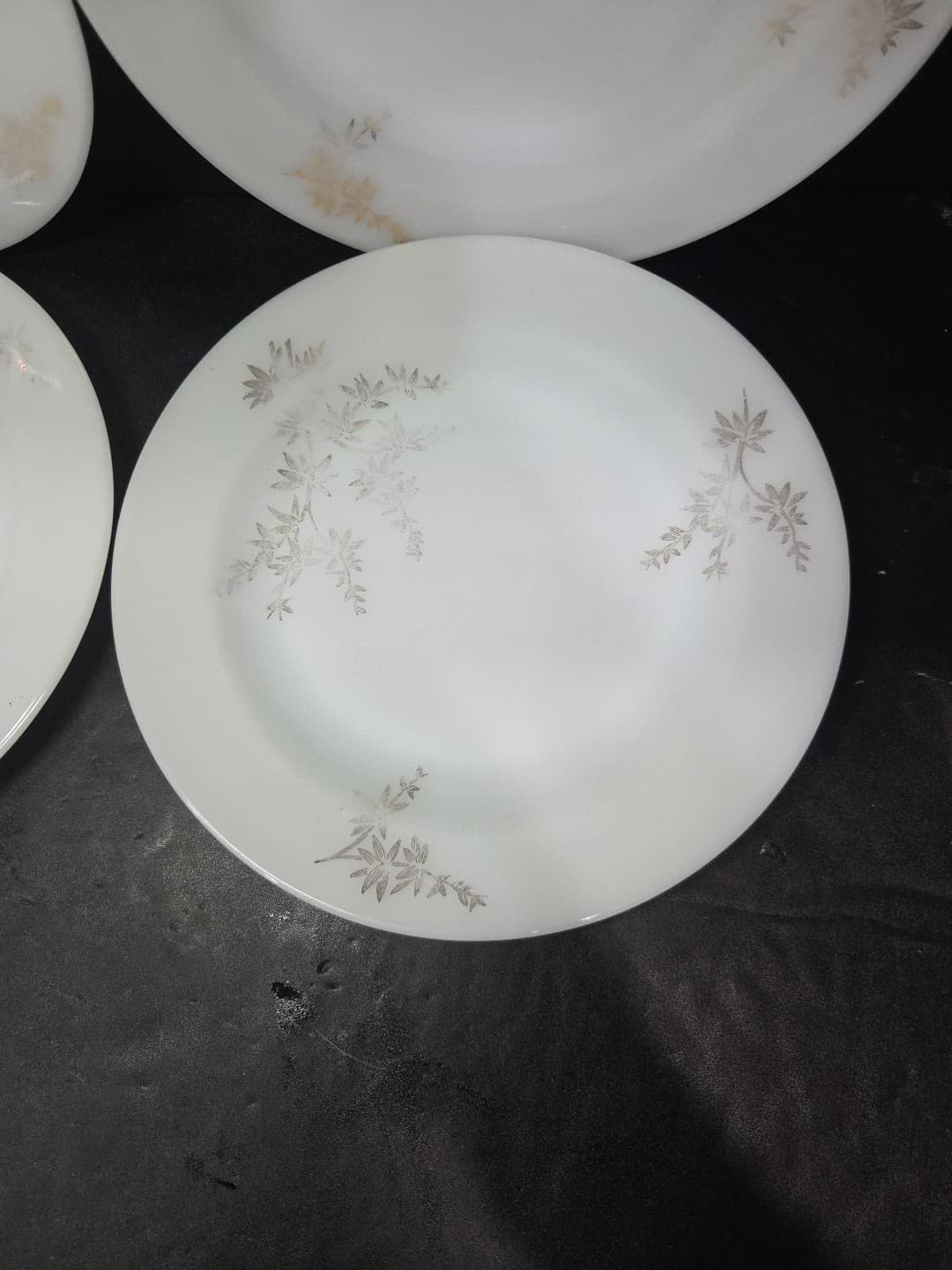 Federal Glass Golden Glory Dinner Plates, Vtg Milk Glass, Leaf Design, Set of 4 - Thumbnail 2