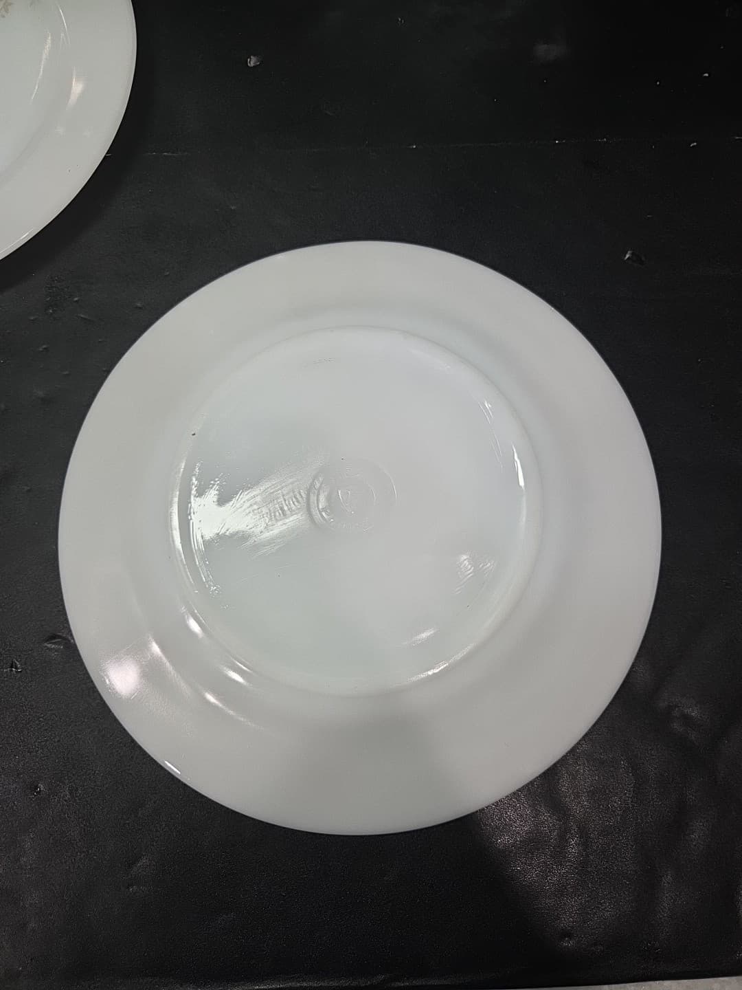 Federal Glass Golden Glory Dinner Plates, Vtg Milk Glass, Leaf Design, Set of 4 - Thumbnail 3