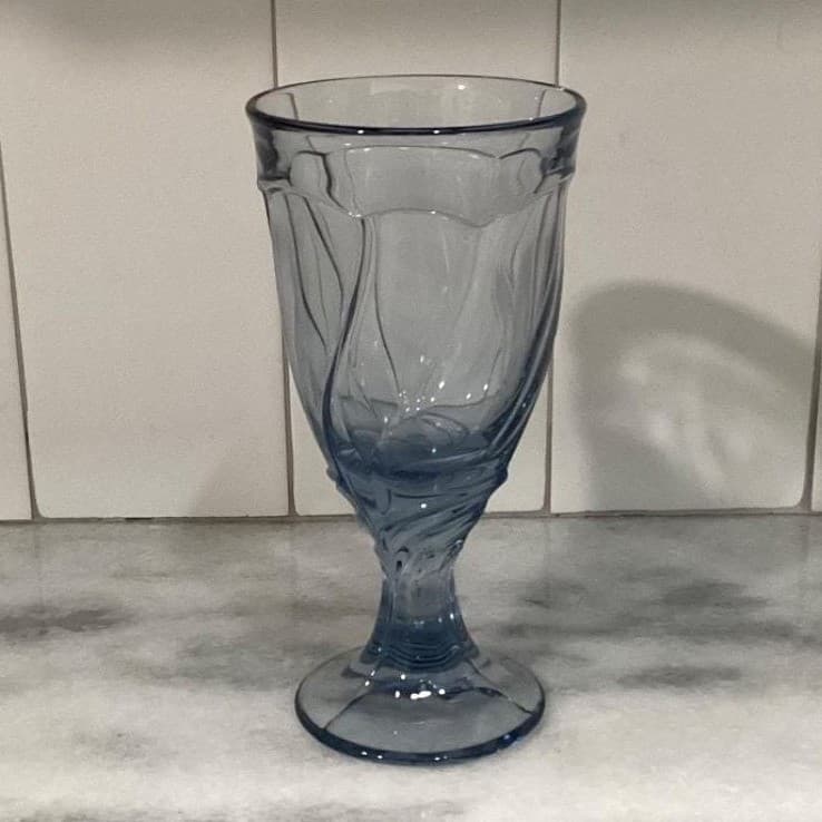 Noritake Sweet Swirl Light Blue 7 3/8" Iced Tea Goblet - Thumbnail 11