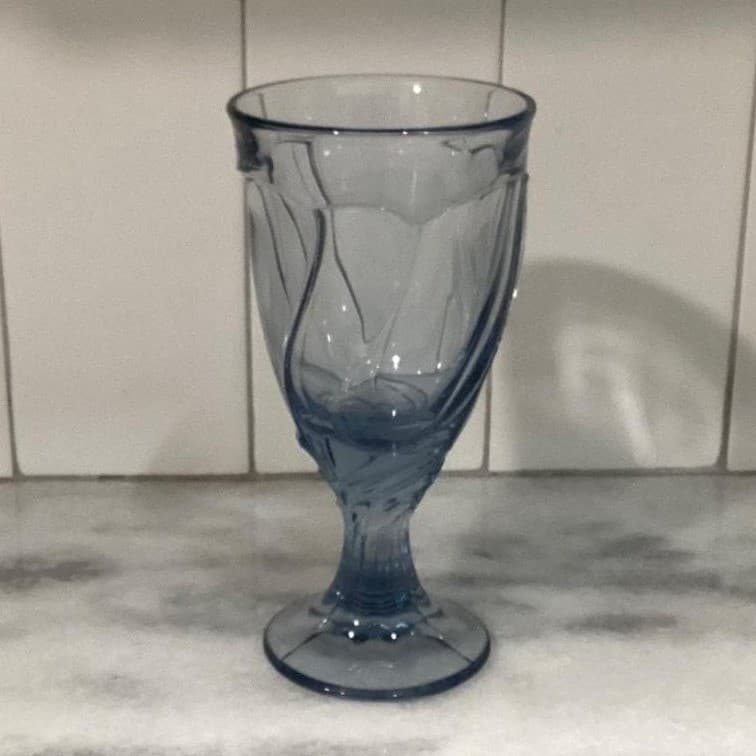 Noritake Sweet Swirl Light Blue 7 3/8" Iced Tea Goblet - Thumbnail 9