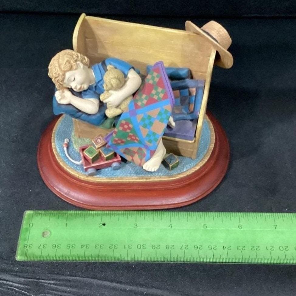 Amish Heritage Collection Tuckered Out First Issue Figurine 1996 - Thumbnail 2
