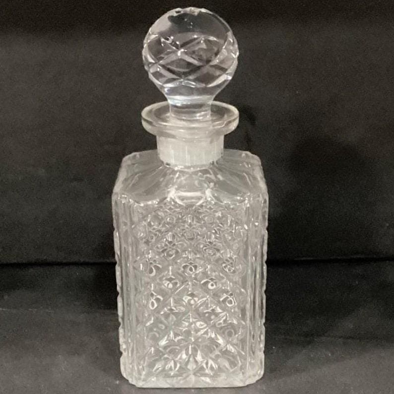 Heavy Crystal Square Decanter Diamond Faceted W/Stopper Vintage - Thumbnail 7