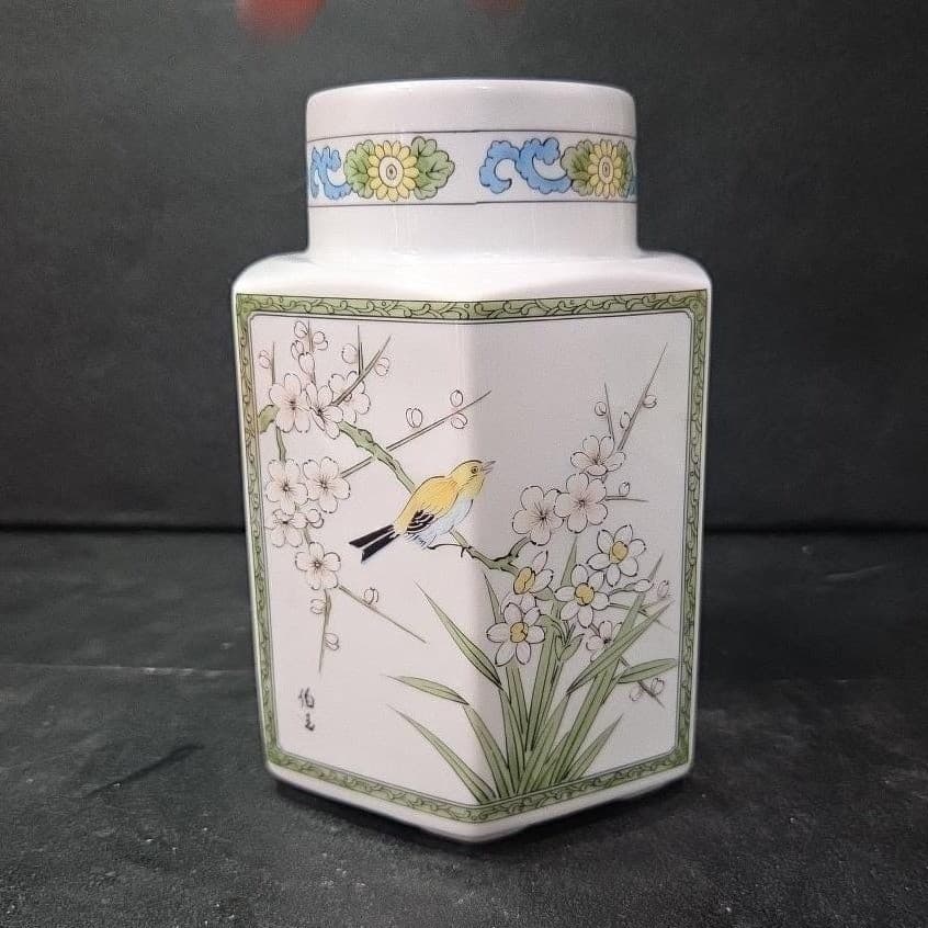 Porcelain Asian Inspired Candleholder, Vintage Floral & Bird Themed Design - Thumbnail 4