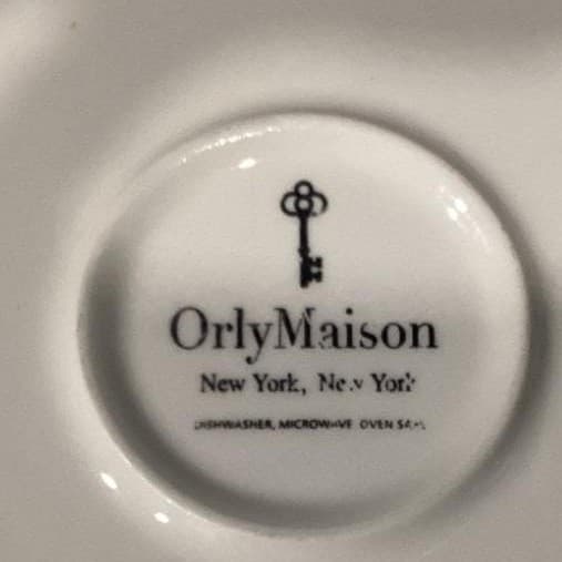 Orly Maison New York Dinner Plate, Blue & White Geometric Pattern Dinnerware - Thumbnail 5