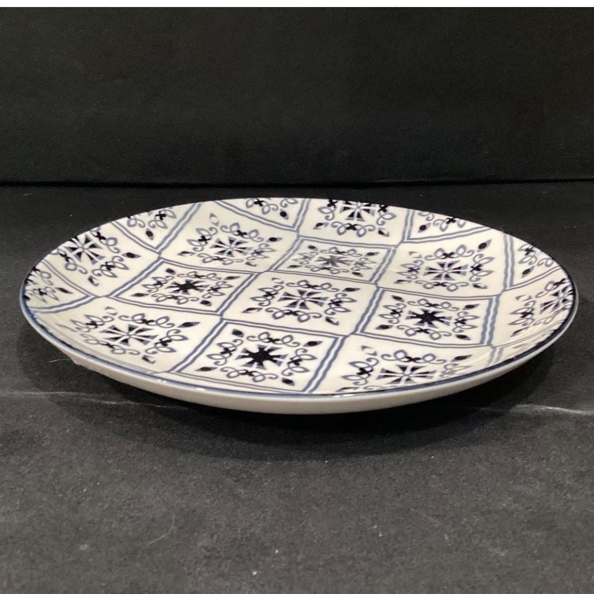 Orly Maison New York Dinner Plate, Blue & White Geometric Pattern Dinnerware - Thumbnail 10