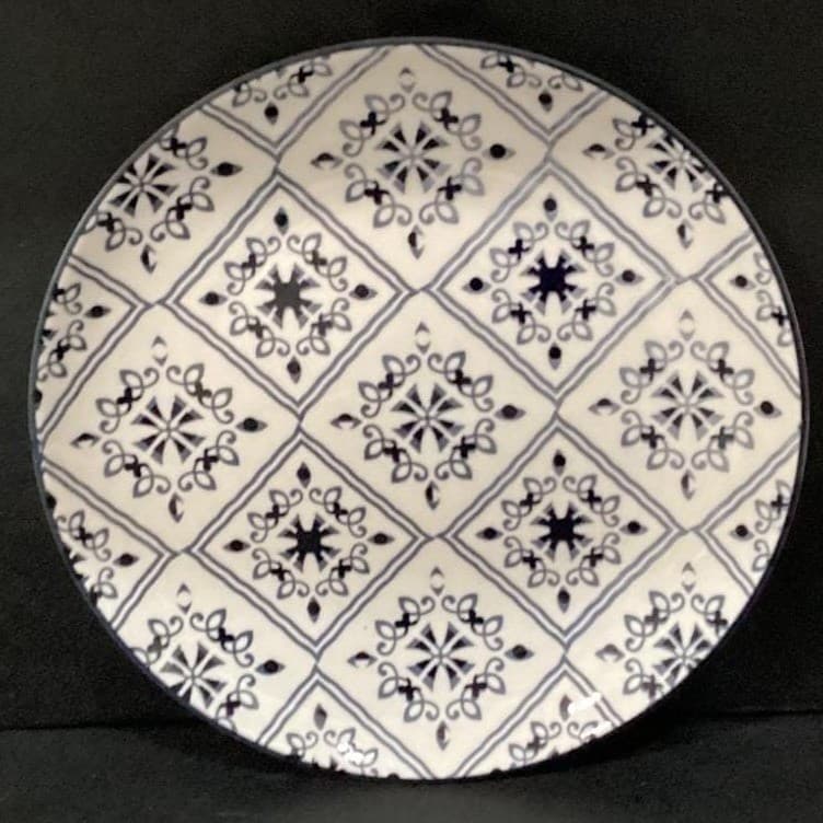 Orly Maison New York Dinner Plate, Blue & White Geometric Pattern Dinnerware - Thumbnail 2
