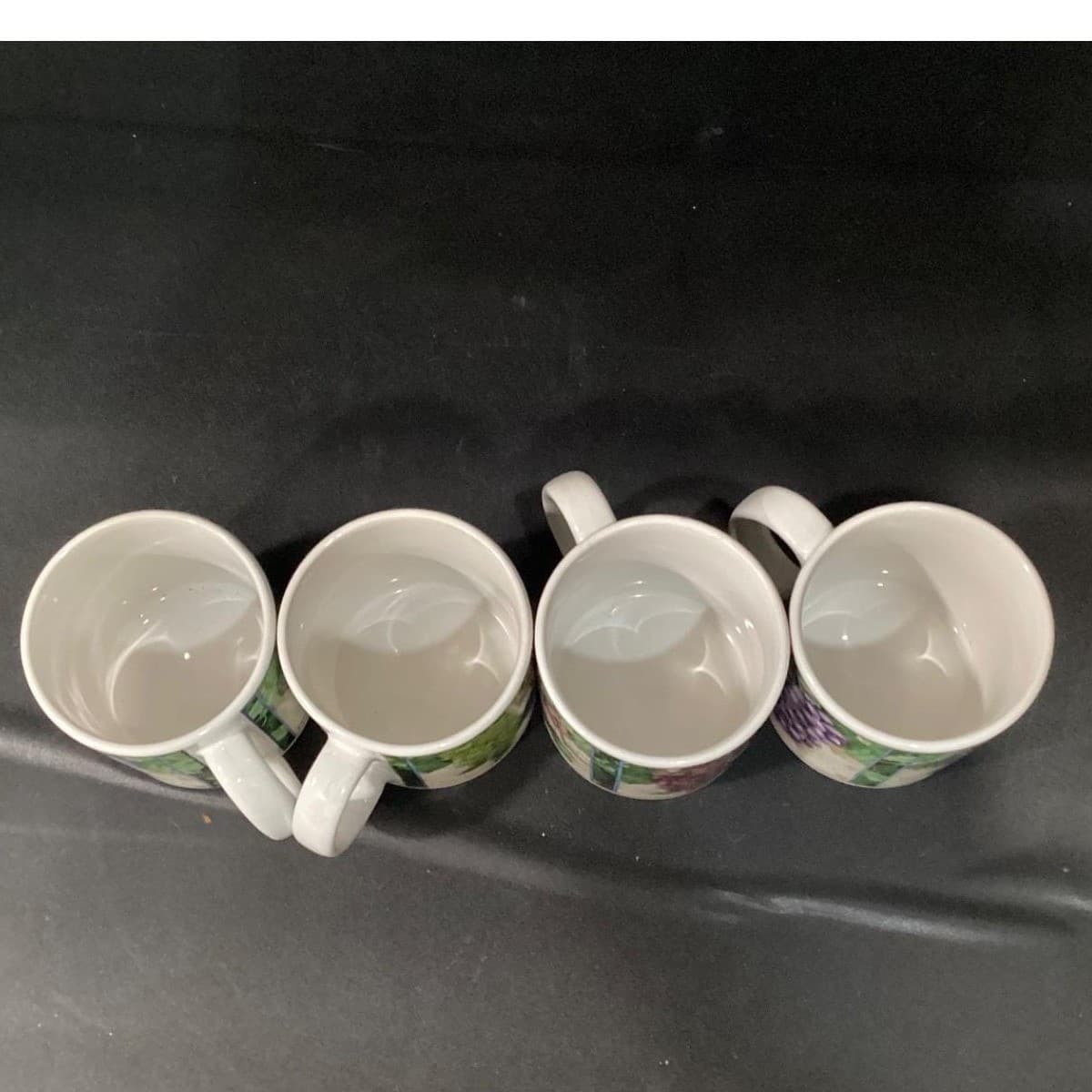 Sakura Table Vintage Select Coffee Cups, Set of 4, Paul Brent Grapes Design - Thumbnail 3