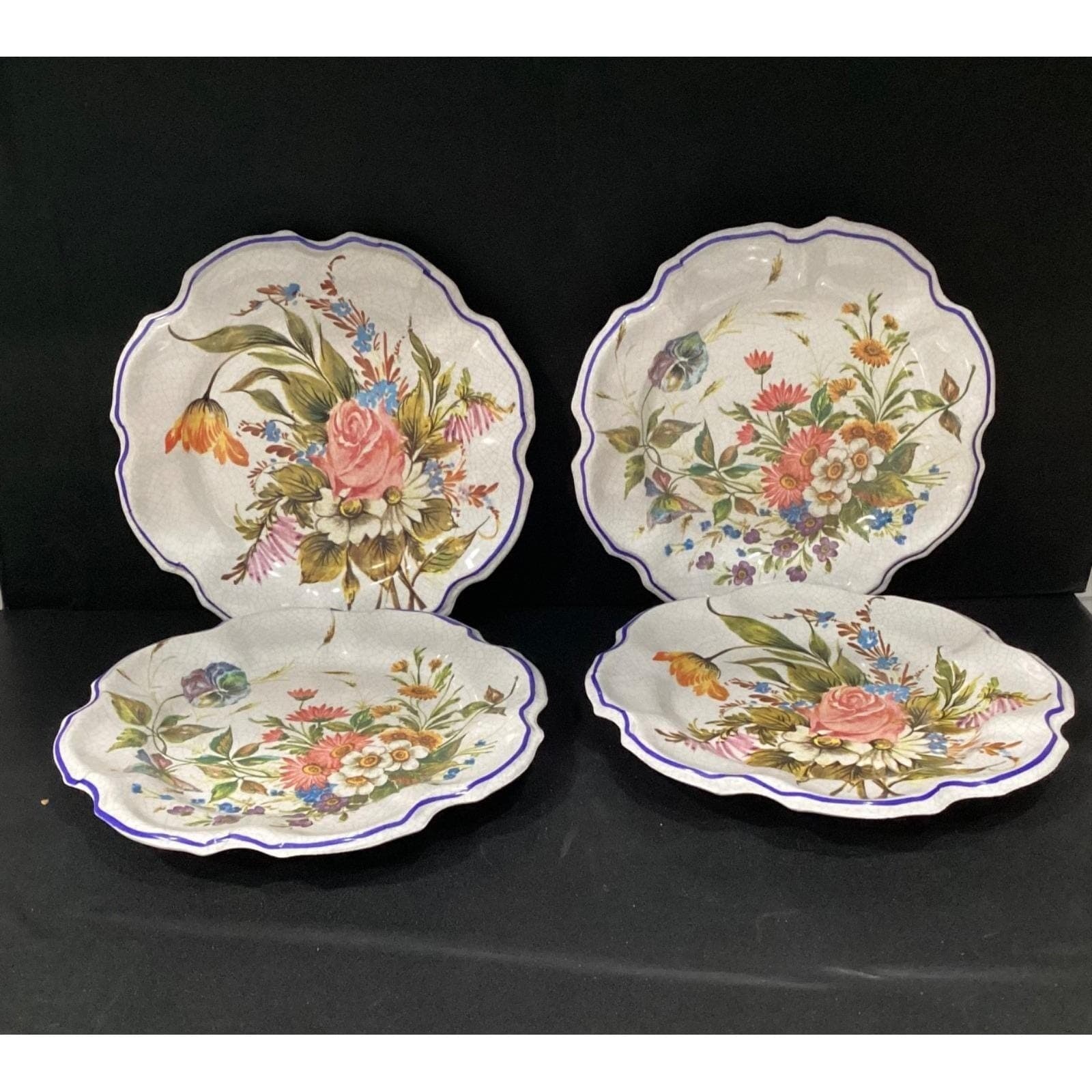 Lami Italy Floral Melamine Dinner Plates, Set of 4, Scalloped Edges Dinnerware - Thumbnail 2