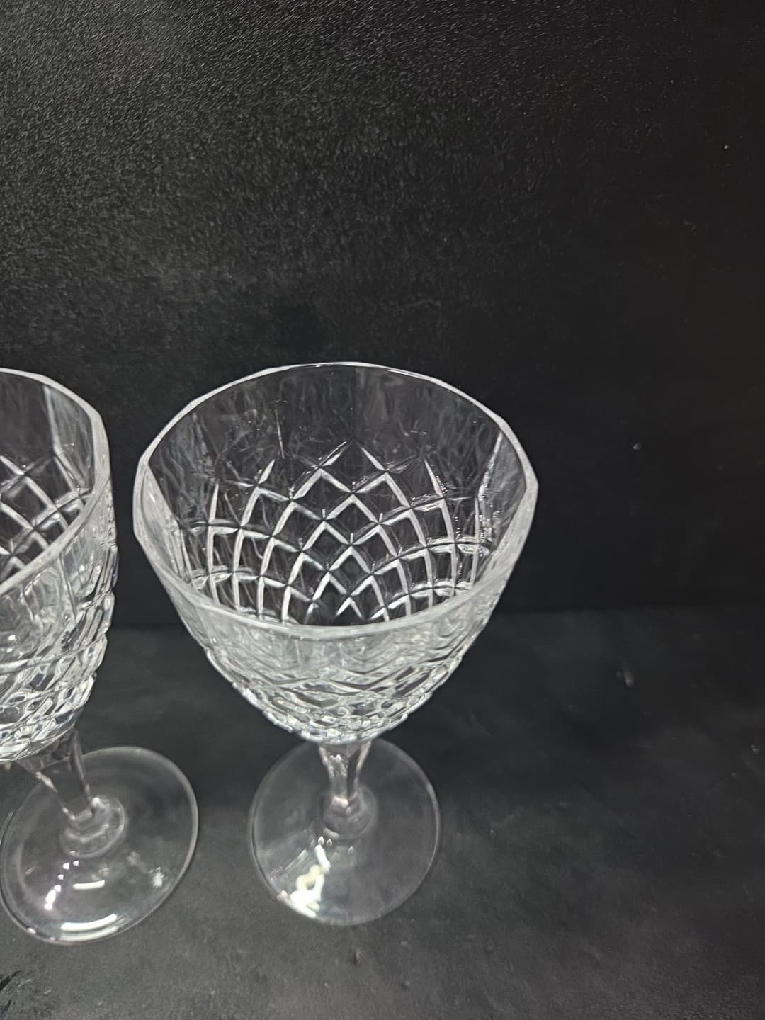 Cristal D'Arques DAUPHINE Wine Glass Paneled Diamond Cut 6 3/8” Tall Set Of 2 - Thumbnail 5