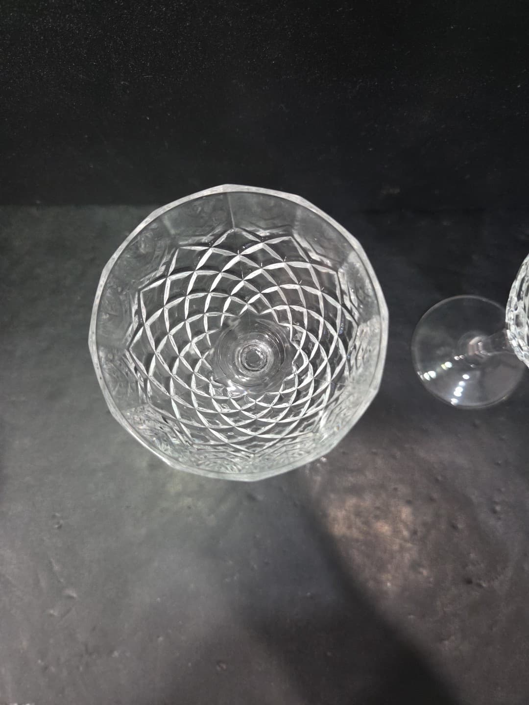 Cristal D'Arques DAUPHINE Wine Glass Paneled Diamond Cut 6 3/8” Tall Set Of 2 - Thumbnail 6