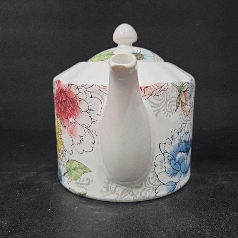 Coventry Harper Butterfly Design Teapot, Cottagecore Kitchenware, Whimsical Pot - Thumbnail 8