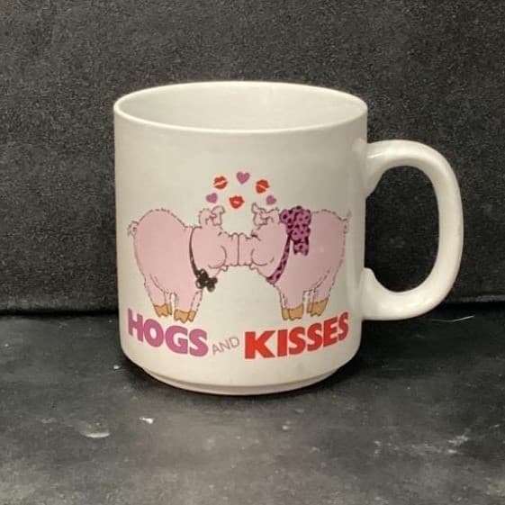 Hogs And Kisses Coffee Cup, Vintage Pig Design Novelty Mug Replacement Drinkware - Thumbnail 2