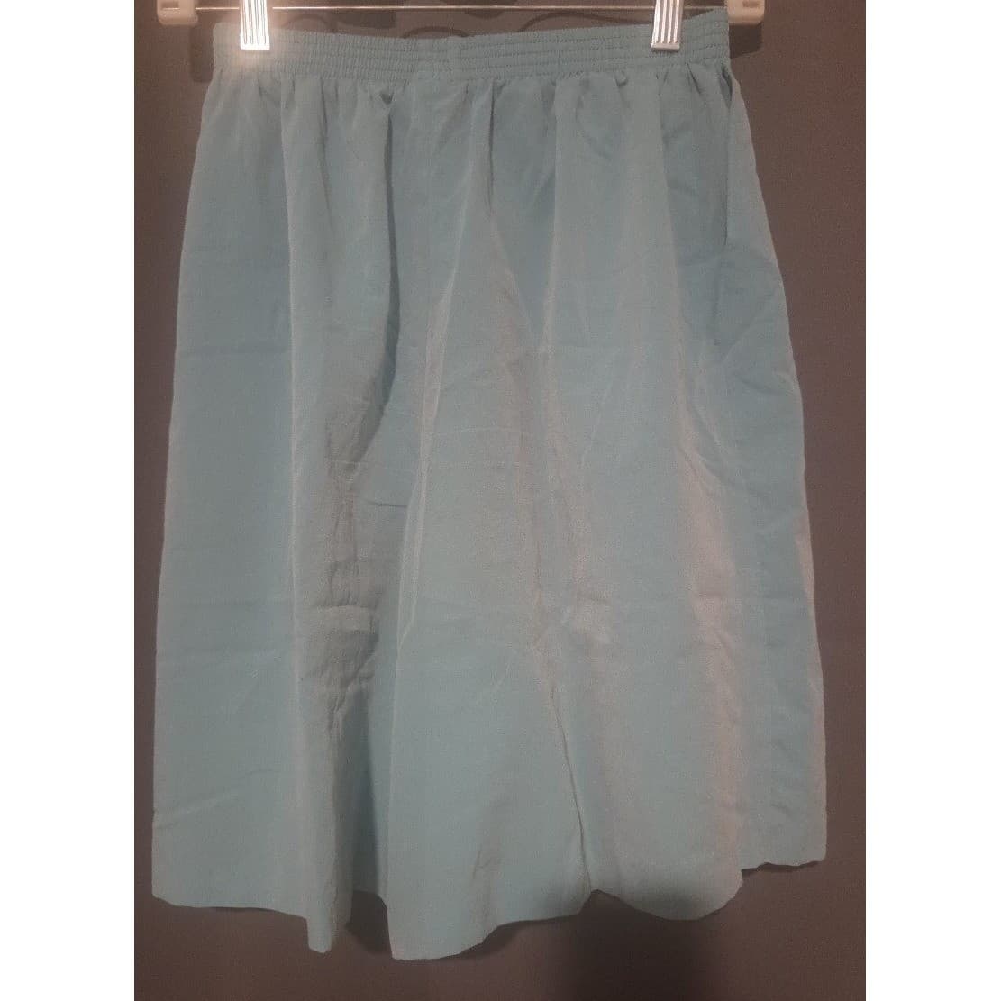 Alfred Dunner Petite Light Blue Elastic Waist Pull On Shorts, Woman's Size 8P - Thumbnail 4