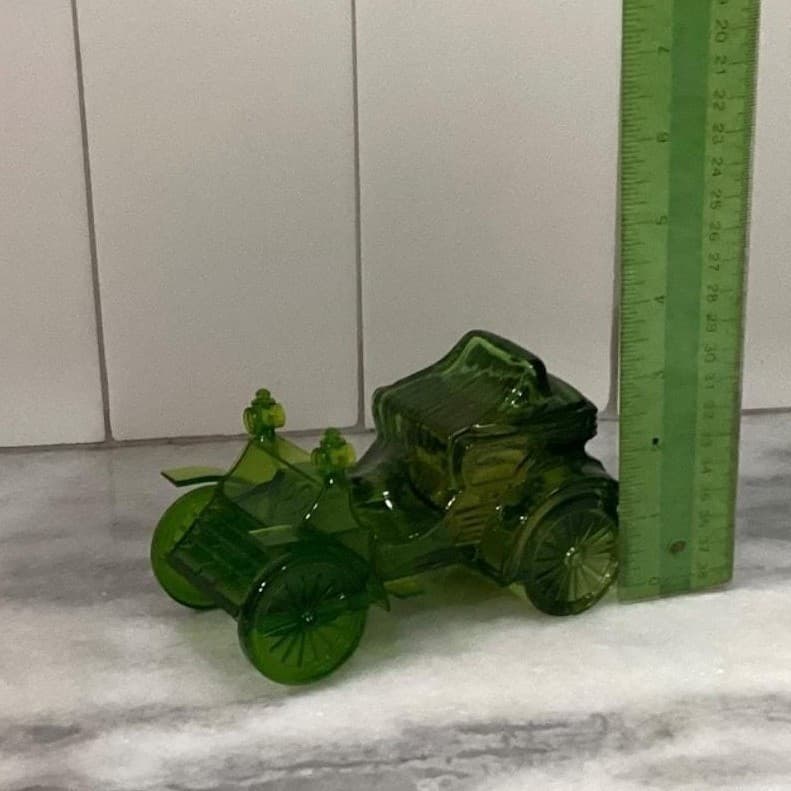 Avon Windjammer Aftershave Bottle, 5 Fluid Ounces, Vintage Green Glassware - Thumbnail 9