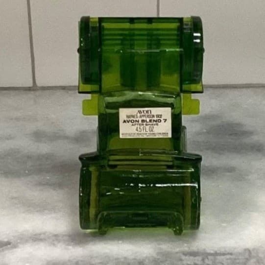Avon Windjammer Aftershave Bottle, 5 Fluid Ounces, Vintage Green Glassware - Thumbnail 7