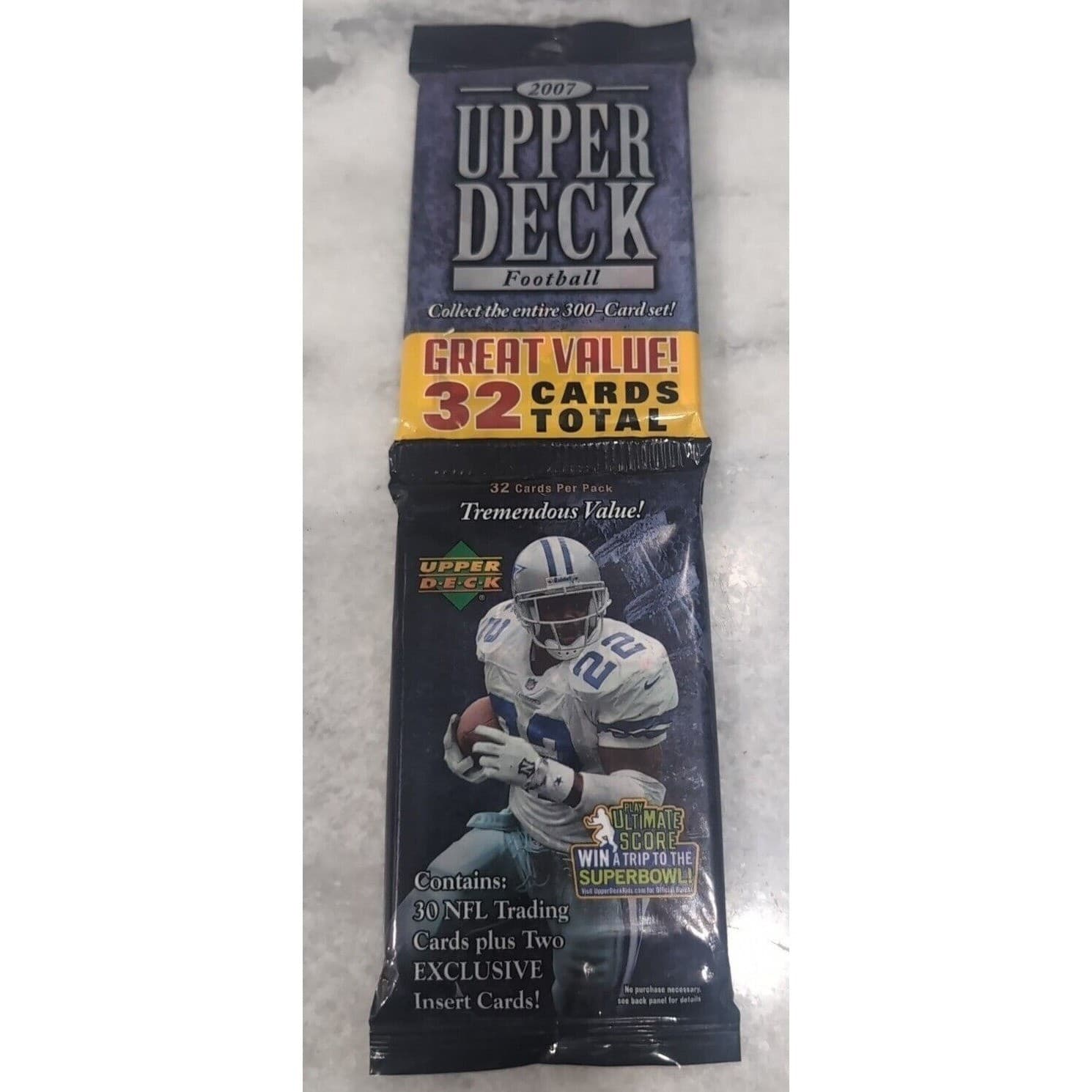 Upper Deck 2007 Football Cards, Sealed Value Pack, 32 Cards 2 Exclusive Inserts - Thumbnail 2