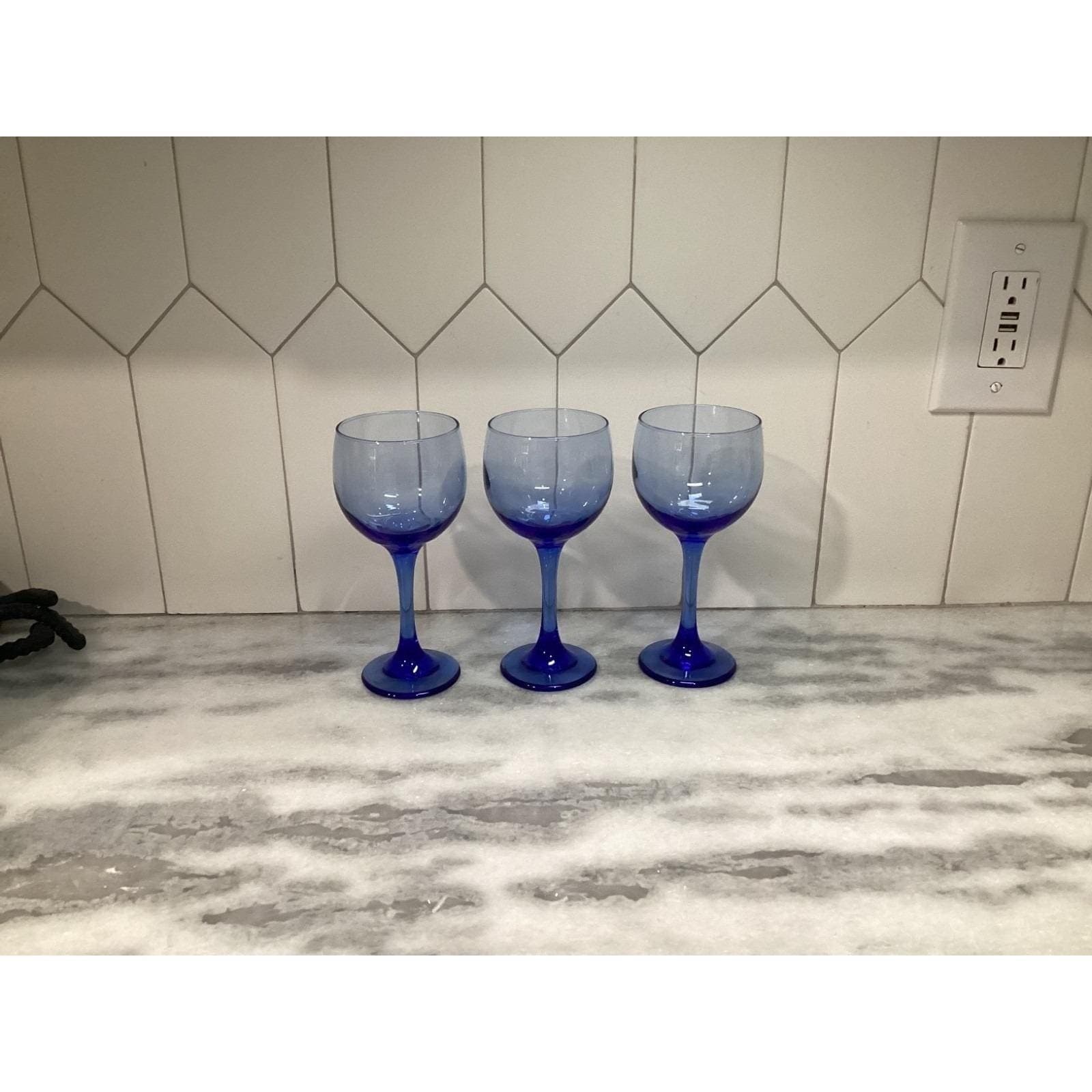 Libbey Premiere Cobalt Blue Wine Glasses, Set of 3, Vintage Stemware, Drinkware - Thumbnail 2