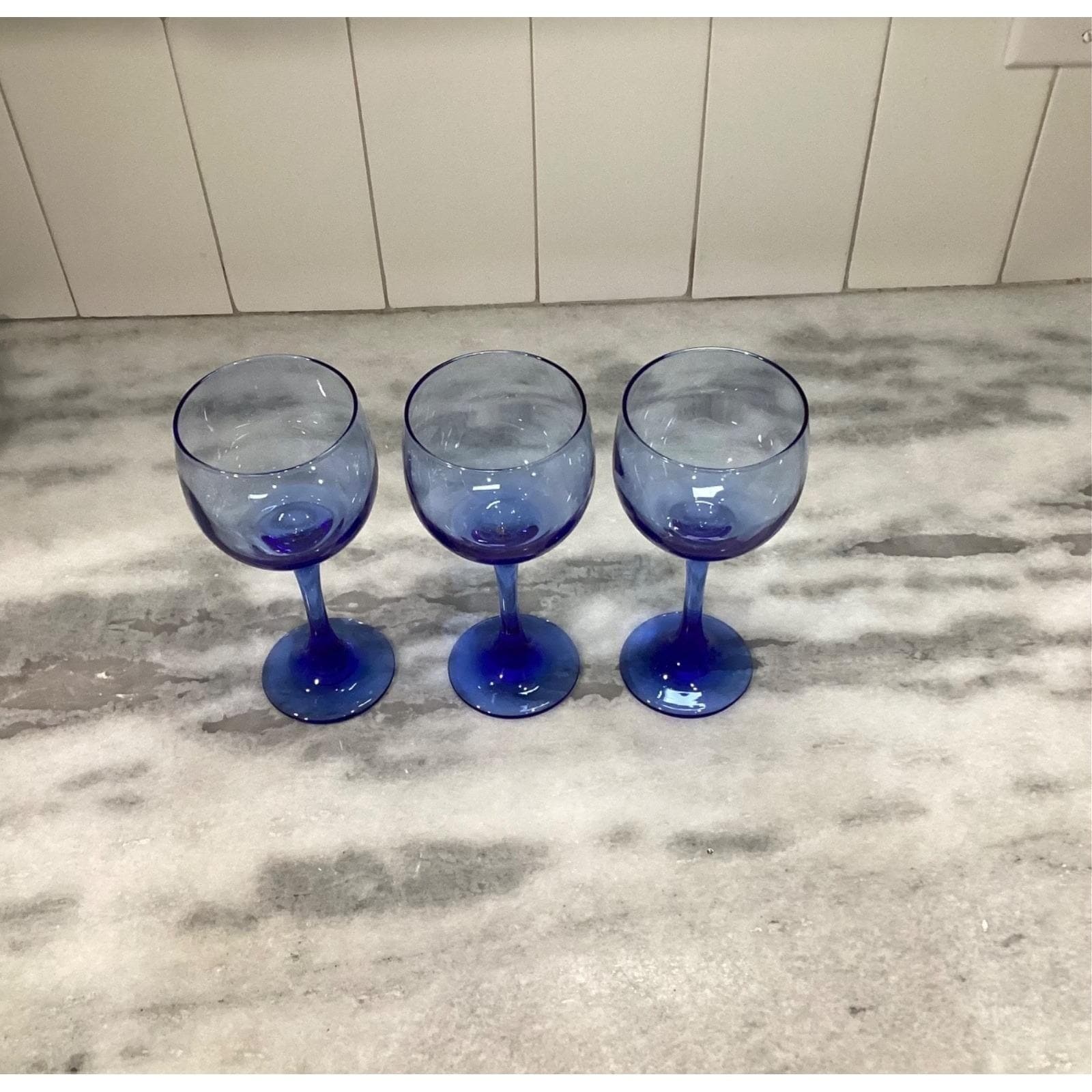 Libbey Premiere Cobalt Blue Wine Glasses, Set of 3, Vintage Stemware, Drinkware - Thumbnail 7