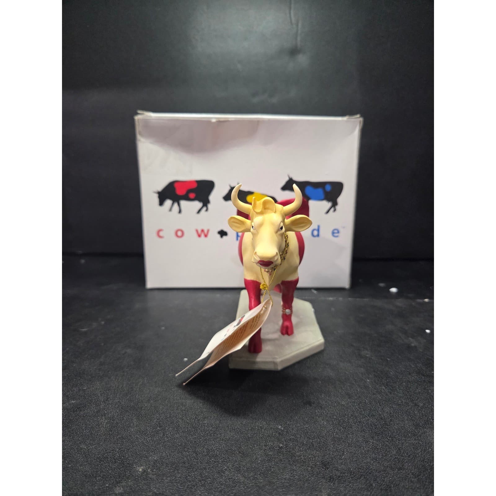 Cow Parade Diamonds Are A Cow's Best Friend Figurine, Westland Giftware, #9122 - Thumbnail 2