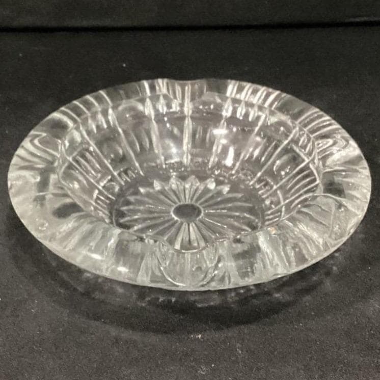 Beautiful Vintage 6" sunburst Round Clear Cut Crystal Glass Ashtray Heavy - Thumbnail 7