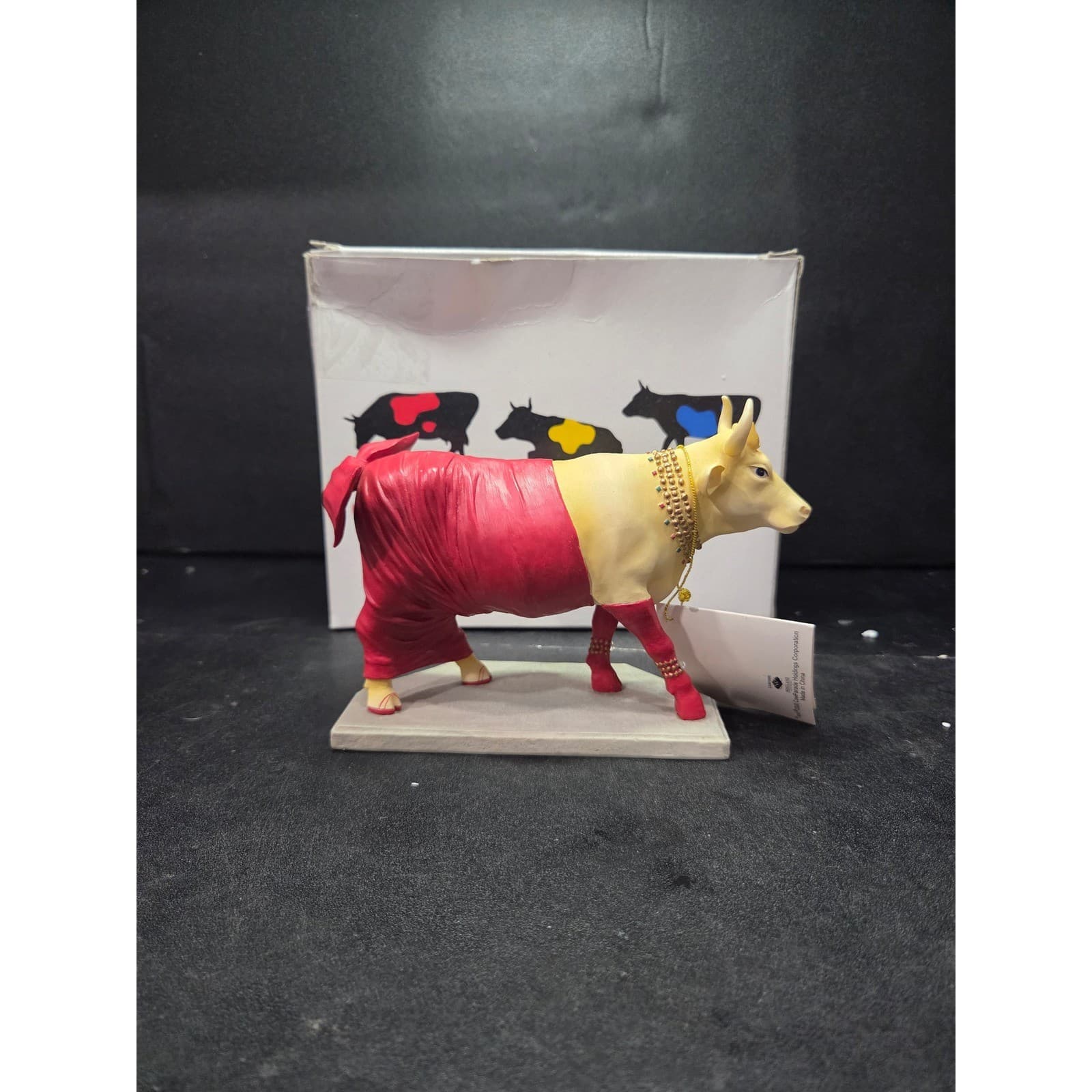 Cow Parade Diamonds Are A Cow's Best Friend Figurine, Westland Giftware, #9122 - Thumbnail 4