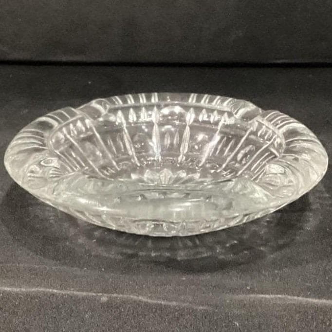 Beautiful Vintage 6" sunburst Round Clear Cut Crystal Glass Ashtray Heavy - Thumbnail 10