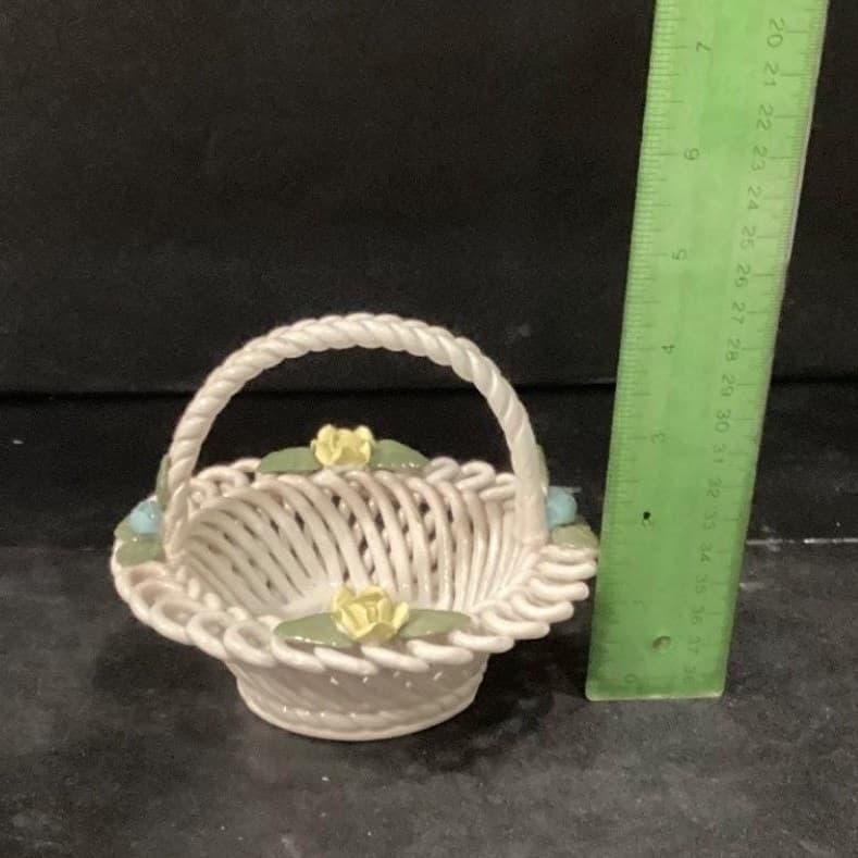 Capodimonte Style Porcelain Woven White Basket Applied Flowers Centerpiece Italy - Thumbnail 6