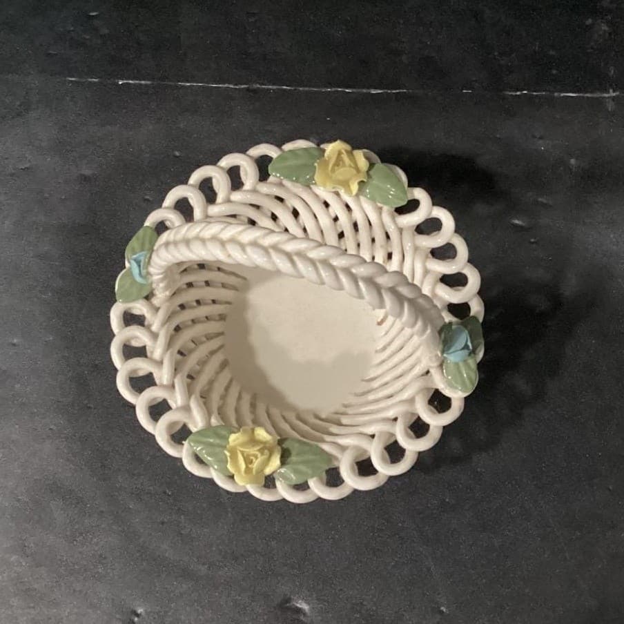 Capodimonte Style Porcelain Woven White Basket Applied Flowers Centerpiece Italy - Thumbnail 4