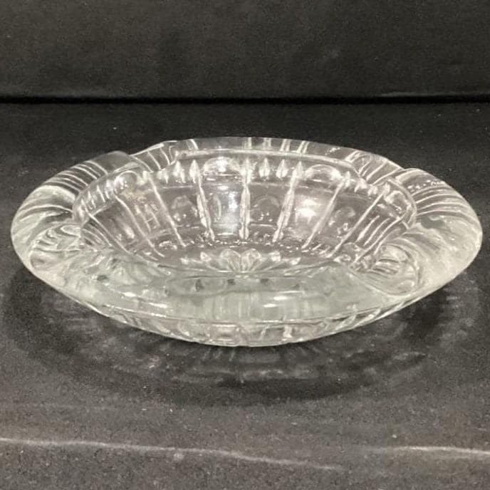 Beautiful Vintage 6" sunburst Round Clear Cut Crystal Glass Ashtray Heavy - Thumbnail 9