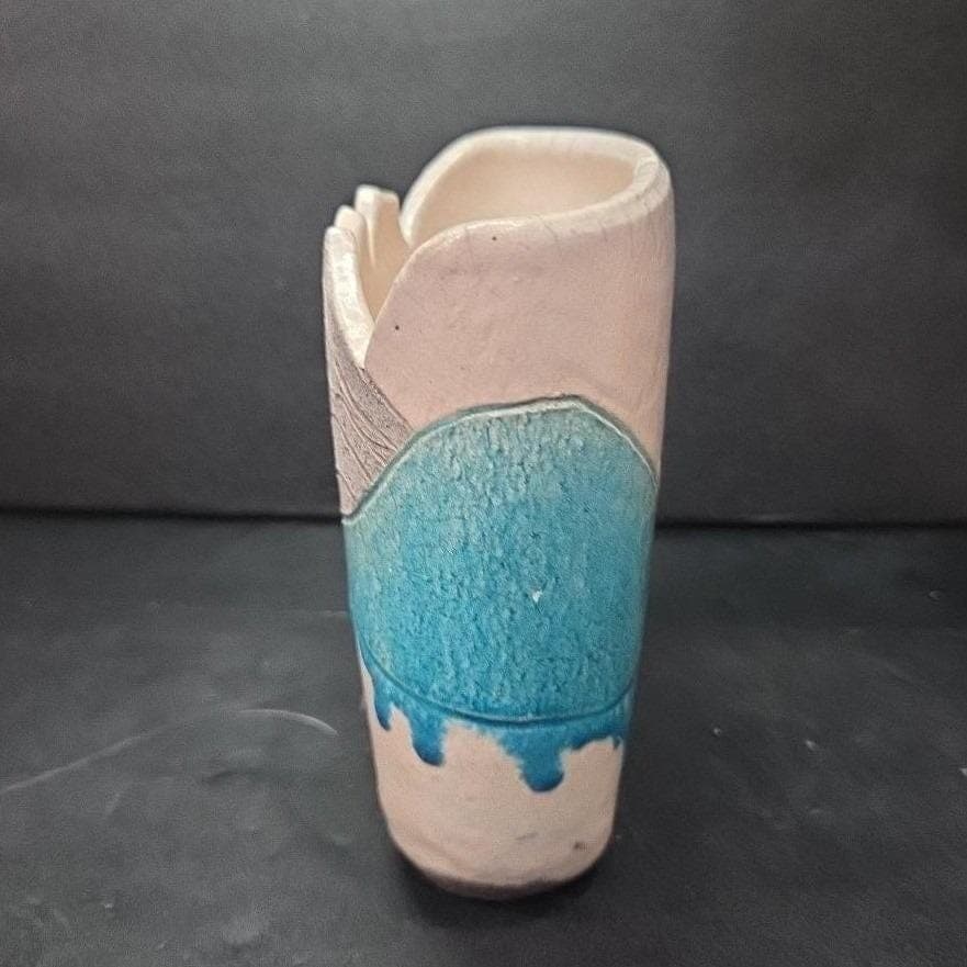 Mountain Art Southwest Style Vase, Signed Pottery, Centerpiece, White Gray Blue - Thumbnail 3