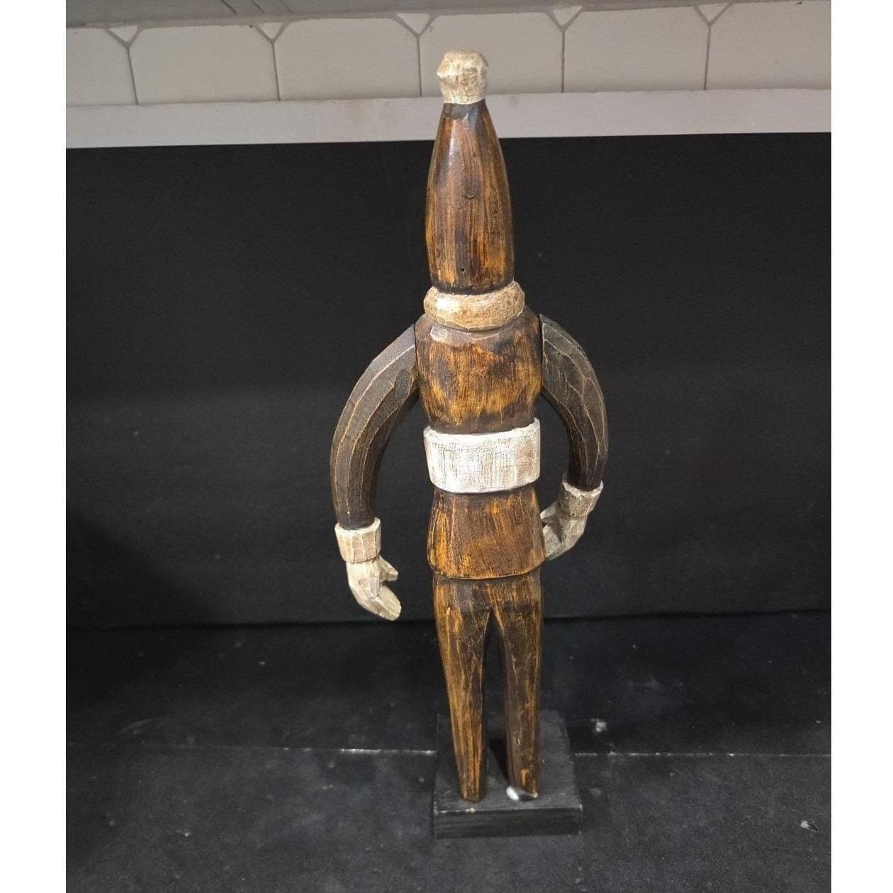 Folk Art Santa Wood Carving 15", Vintage European Christmas Figure, Hand Carved - Thumbnail 9